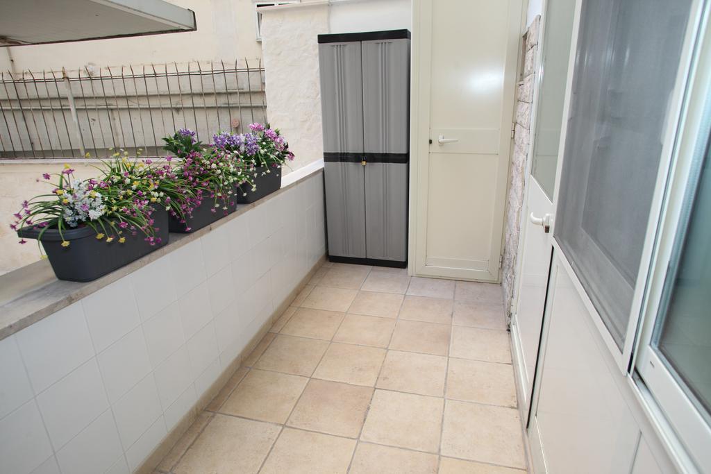 Due Passi Dal Borgo Antico Bari Exterior foto